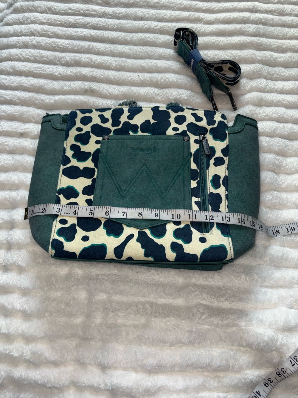 NWT Wrangler Cow Print Tote Bag & Wristlet Set Green Crossbody Straps - Picture 8 of 12